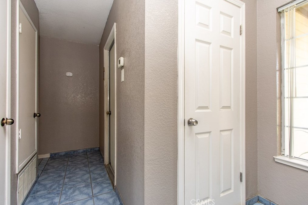 719 Almond Glen Ave, Livingston CA  95334-1875 exterior