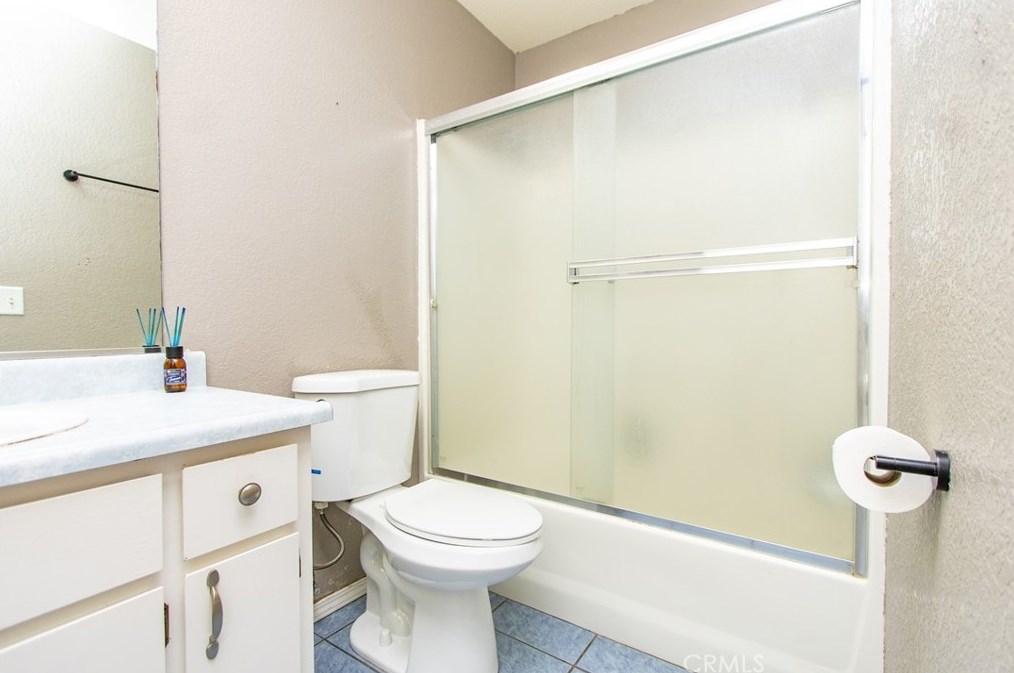 719 Almond Glen Ave, Livingston CA  95334-1875 exterior
