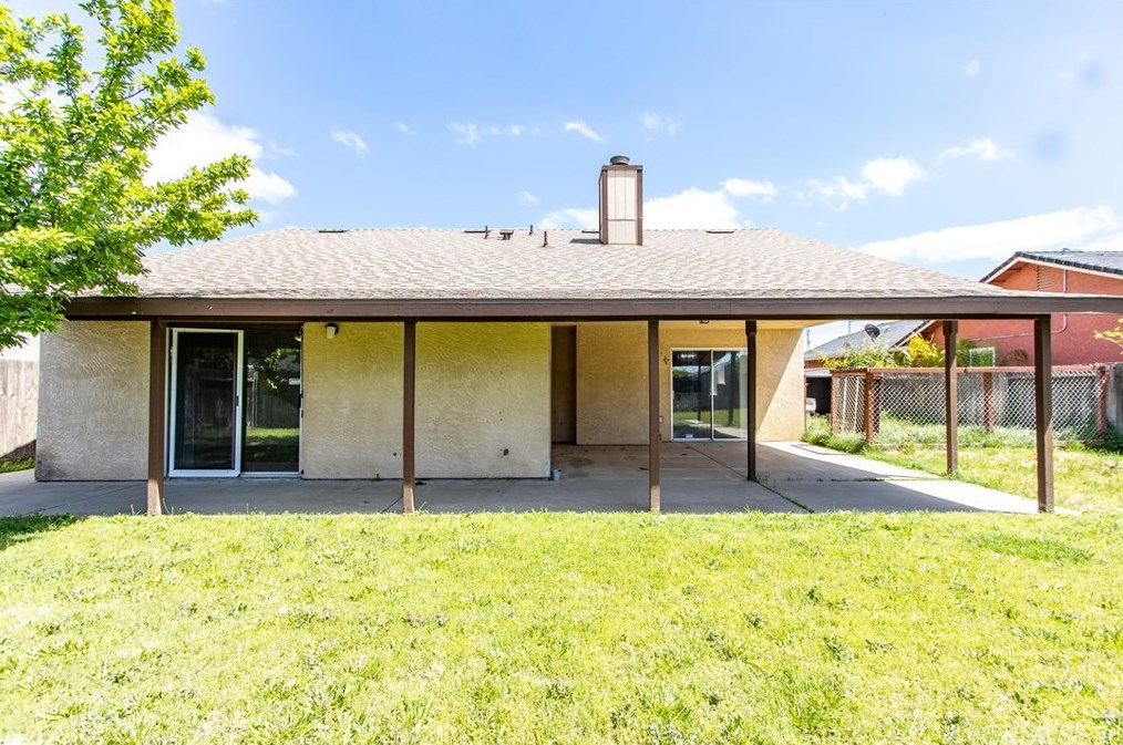 719 Almond Glen Ave, Livingston CA  95334-1875 exterior