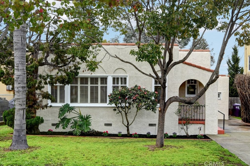 915 Molino Ave, Long Beach, CA 90804-4775