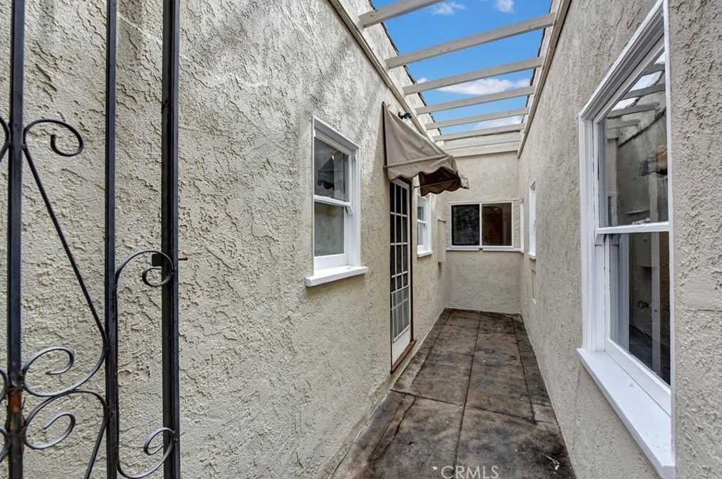915 Molino Ave, Long Beach CA  90804-4775 exterior
