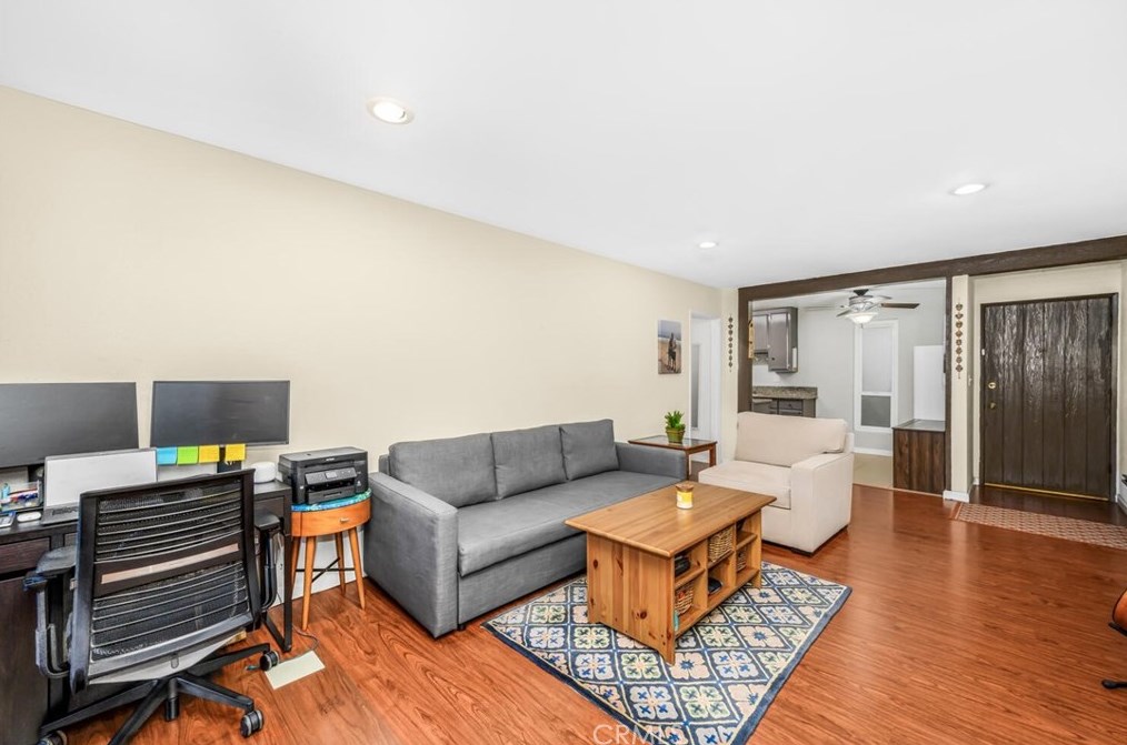 1000 W Macarthur Blvd #42, Santa Ana, CA 92707