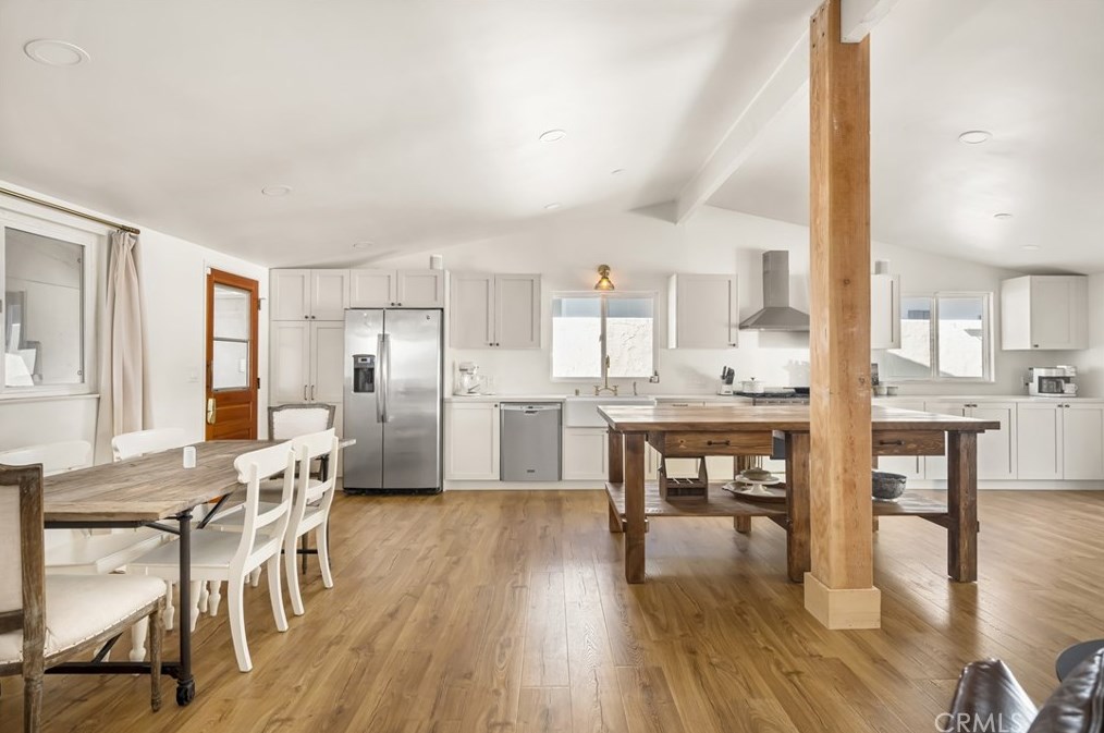 448 Princeton Dr, Costa Mesa CA  92626-6129 exterior