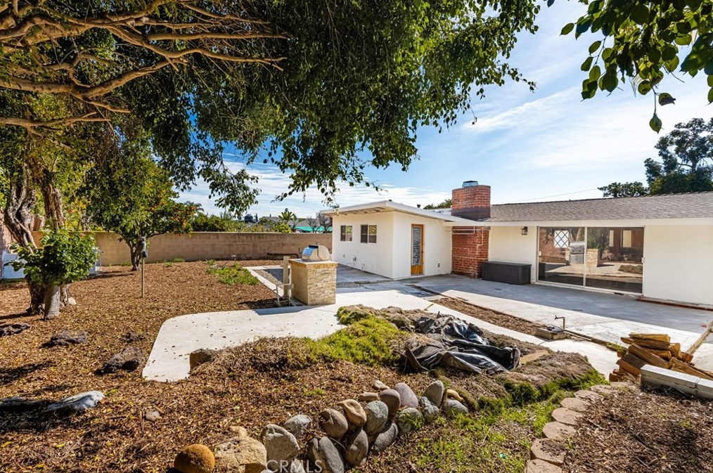 448 Princeton Dr, Costa Mesa CA  92626-6129 exterior