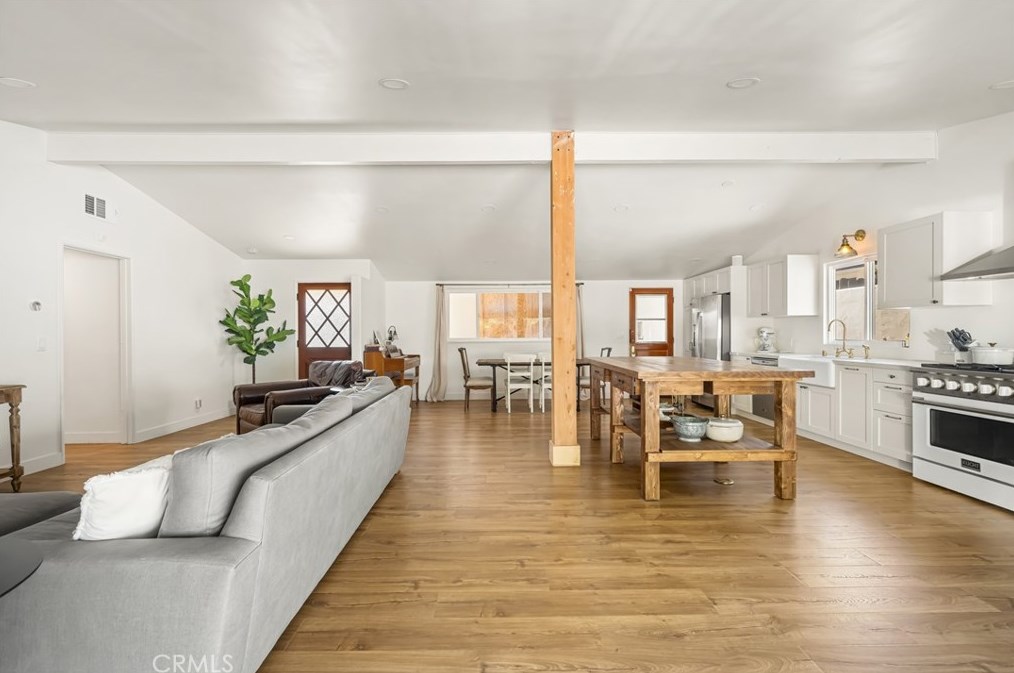 448 Princeton Dr, Costa Mesa CA  92626-6129 exterior