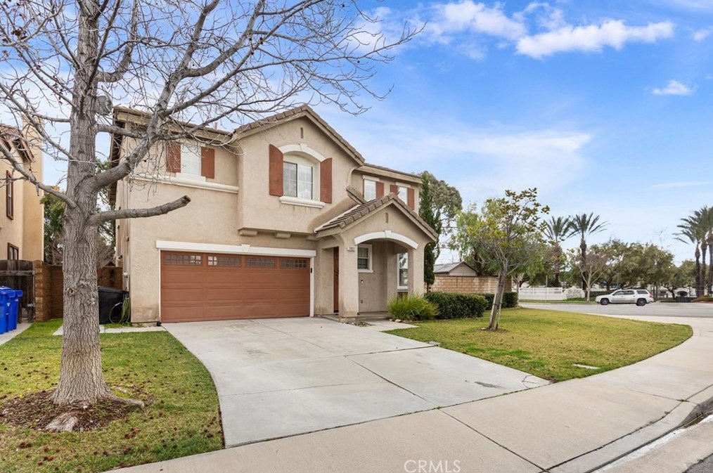 7461 Longstreet Ln, Fontana, CA 92336