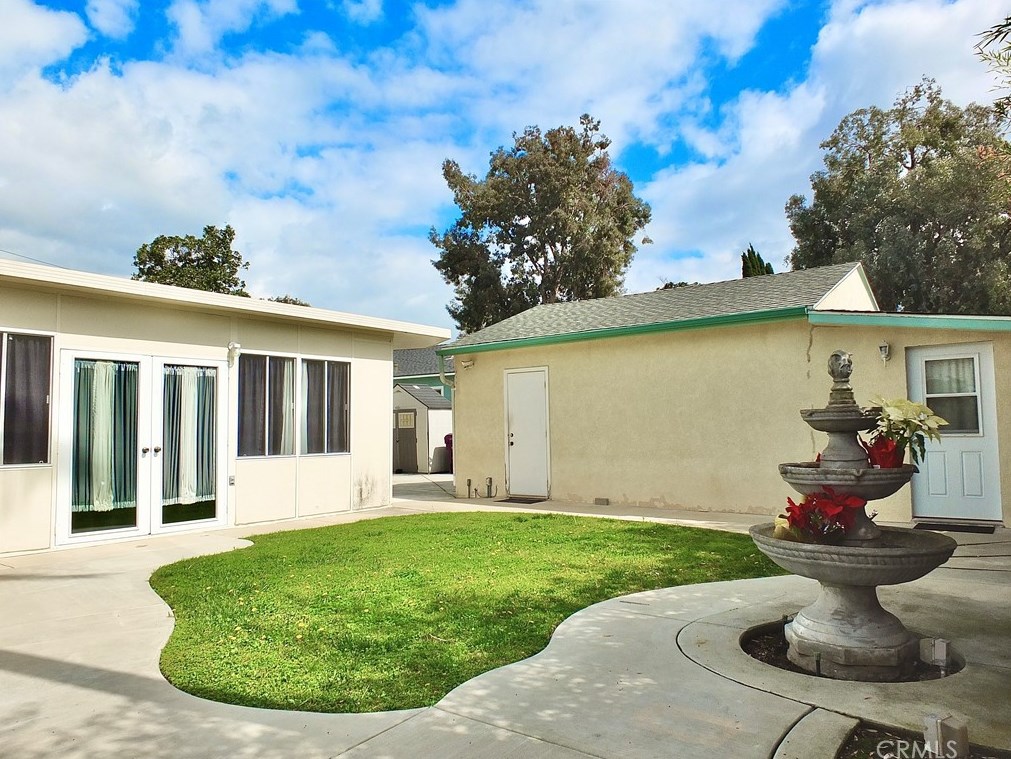 5416 Harvey Way, Long Beach CA  90808-1453 exterior