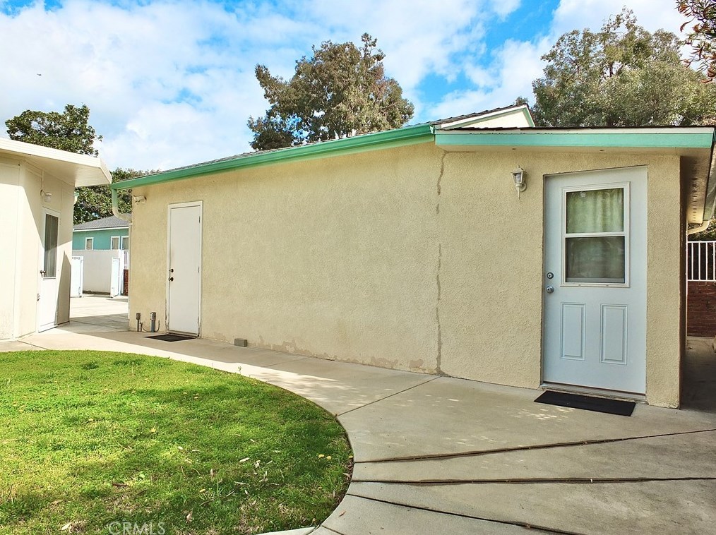 5416 Harvey Way, Long Beach CA  90808-1453 exterior