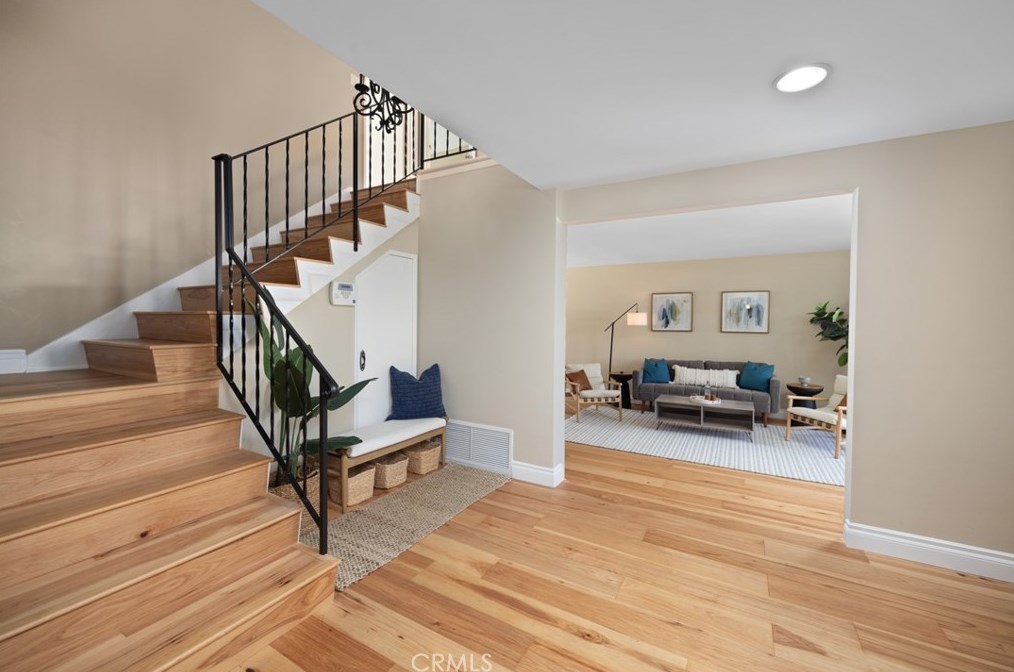 4400 Dogwood Ave, Seal Beach, CA 90740-3040