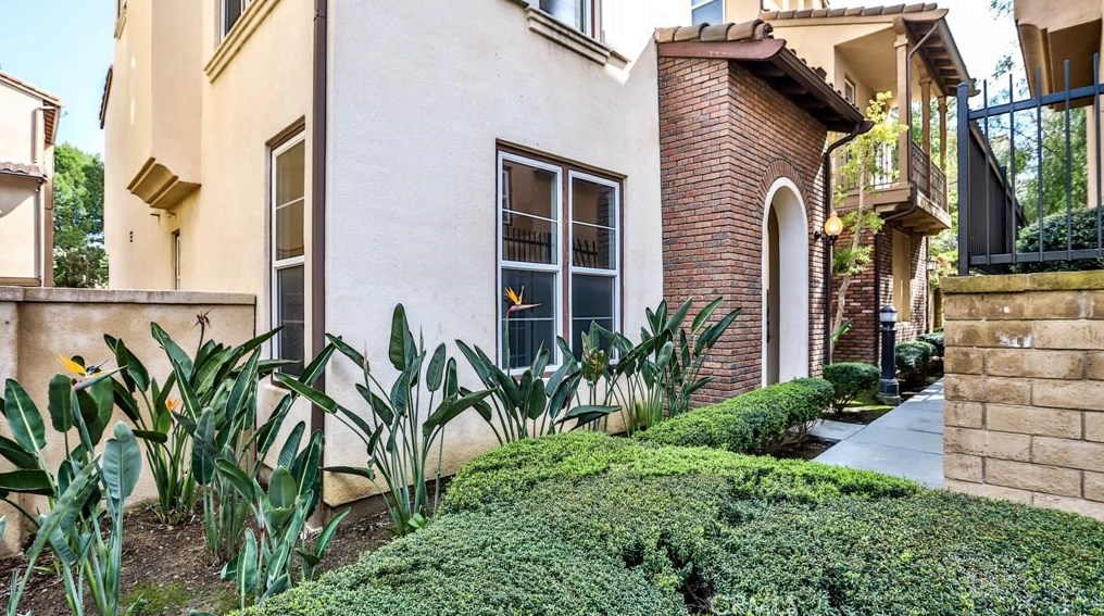 120 Tall Oak, Irvine, CA 92603-4208