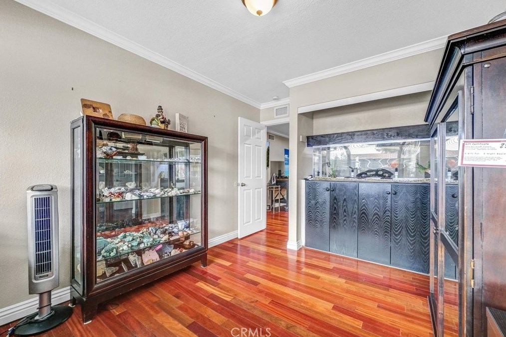 2535 Strong Pl, Anaheim CA  92806-5019 exterior