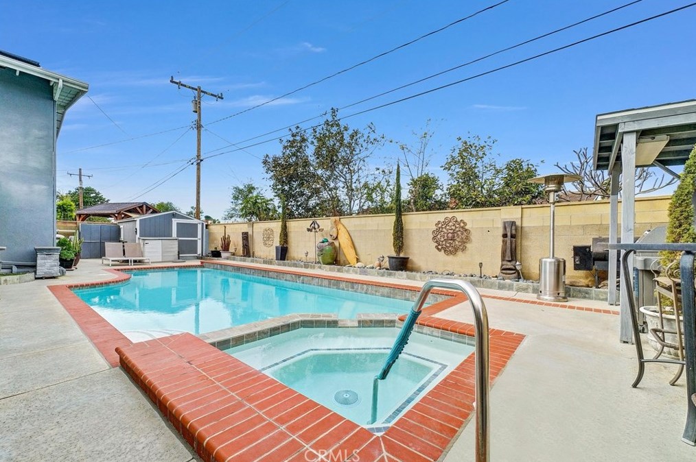 2535 Strong Pl, Anaheim CA  92806-5019 exterior