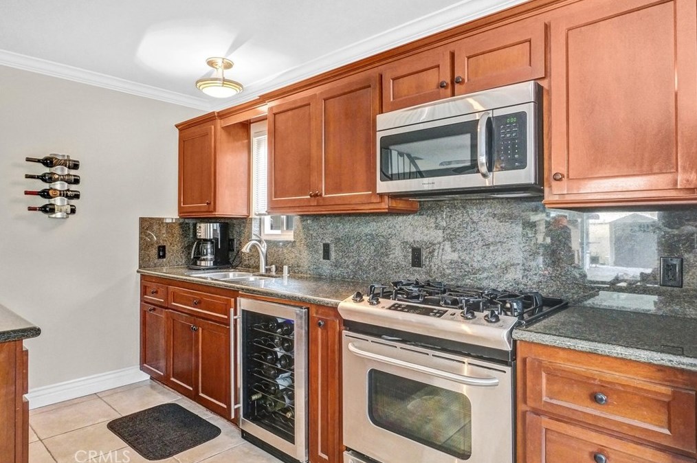 2535 Strong Pl, Anaheim CA  92806-5019 exterior