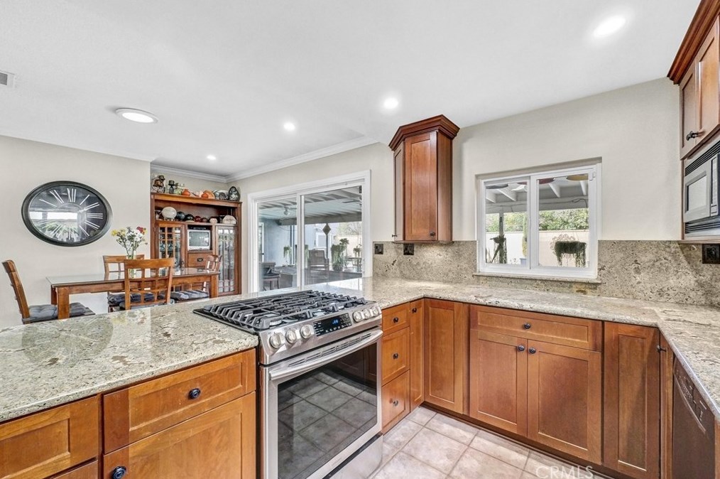 2535 Strong Pl, Anaheim CA  92806-5019 exterior