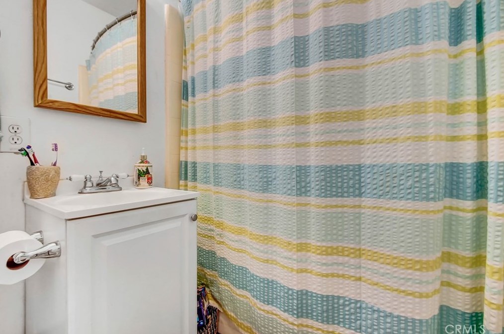 5896 Greenfield Ave, Riverside CA  92506-1927 exterior