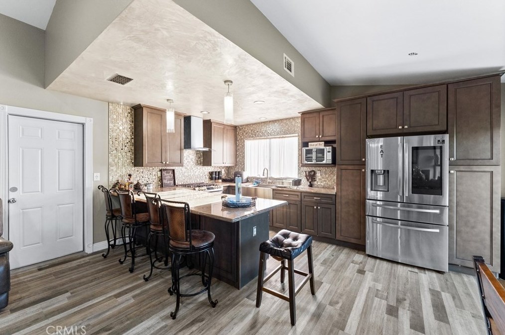 4254 Manx Ct, Riverside CA  92503-3155 exterior