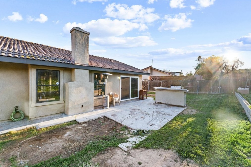 4254 Manx Ct, Riverside CA  92503-3155 exterior