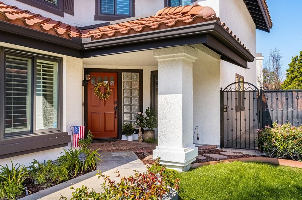 6296 Quartz Ln, Anaheim, CA 92807-4837