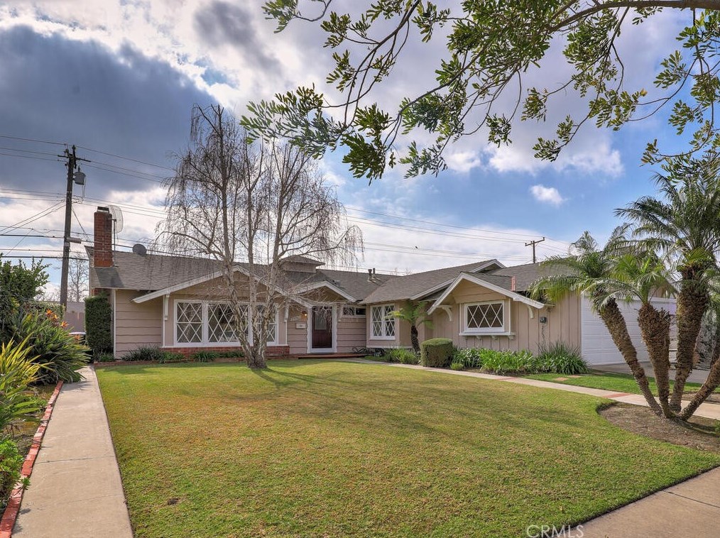 2992 Salmon Dr, Los Alamitos, CA 90720-4655