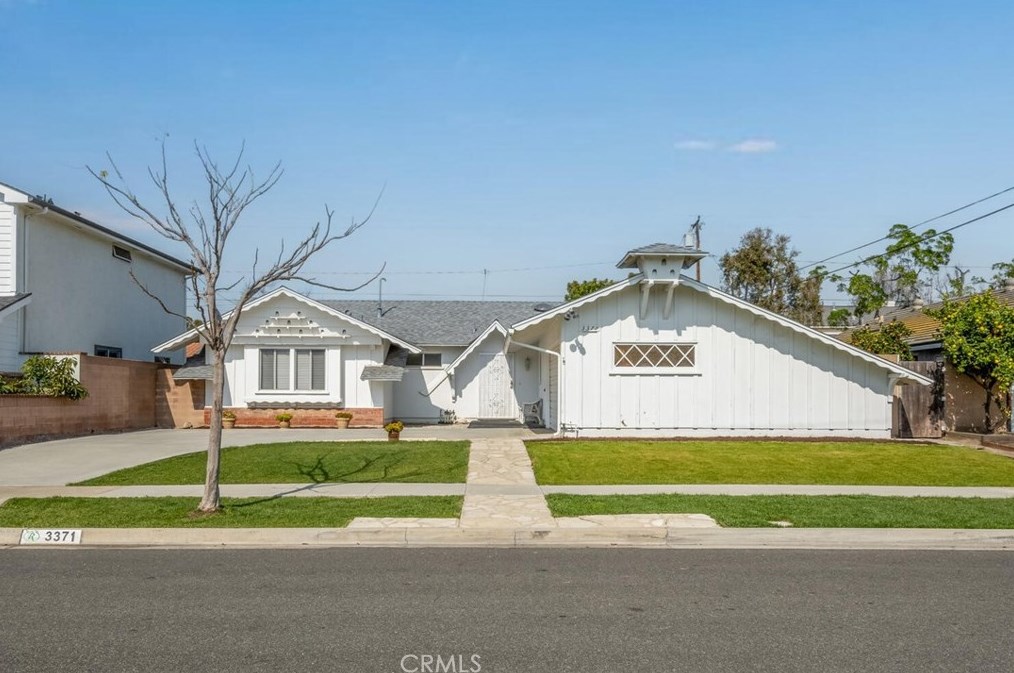 3371 Cortese Dr, Los Alamitos, CA 90720