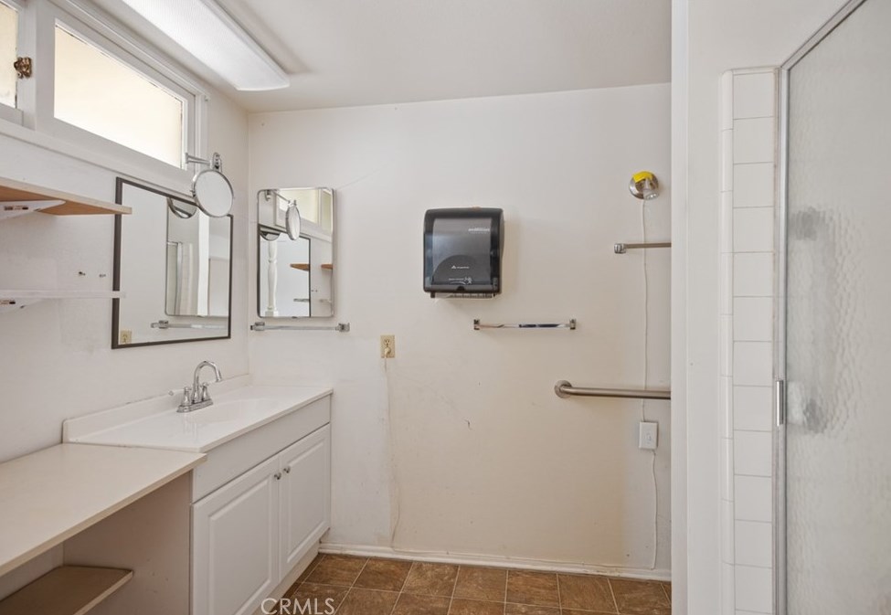 2859 Serang Pl, Costa Mesa CA  92626-4826 exterior