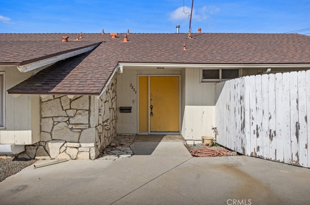2859 Serang Pl, Costa Mesa CA  92626-4826 exterior