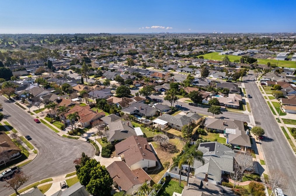 2859 Serang Pl, Costa Mesa CA  92626-4826 exterior