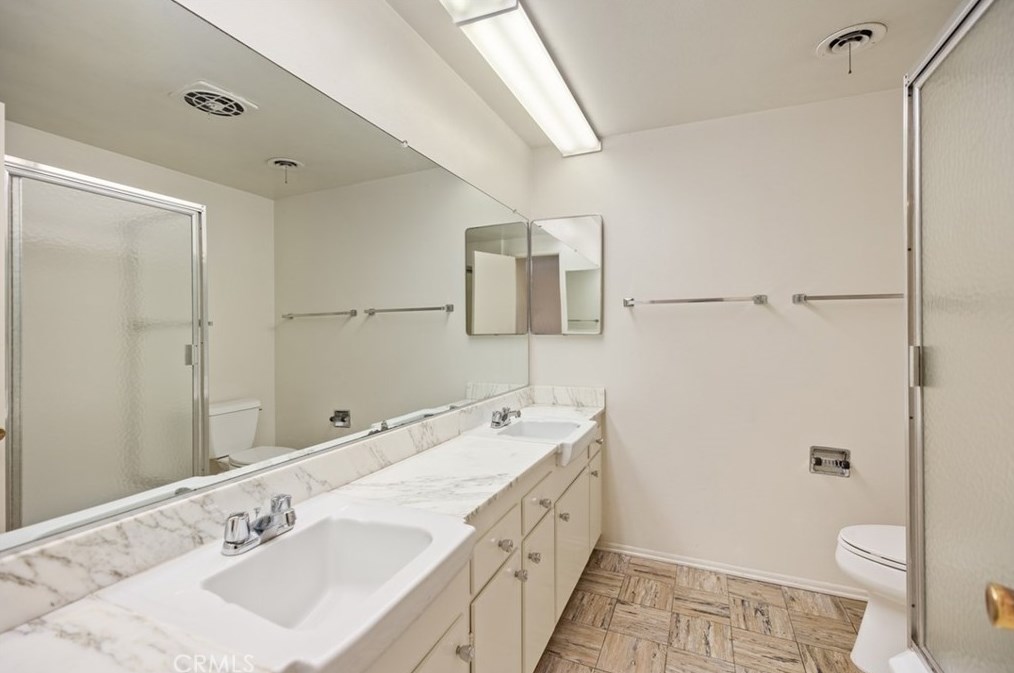 2859 Serang Pl, Costa Mesa CA  92626-4826 exterior