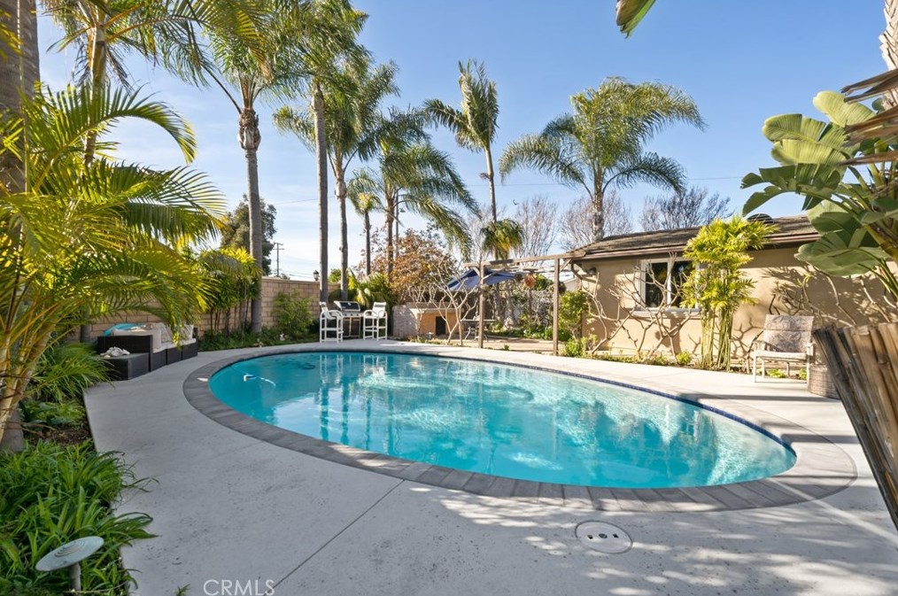 3119 Gibraltar Ave, Costa Mesa CA  92626-2309 exterior