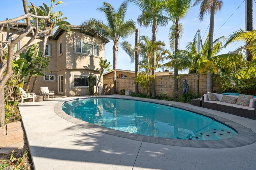 3119 Gibraltar Ave, Costa Mesa CA  92626-2309 exterior