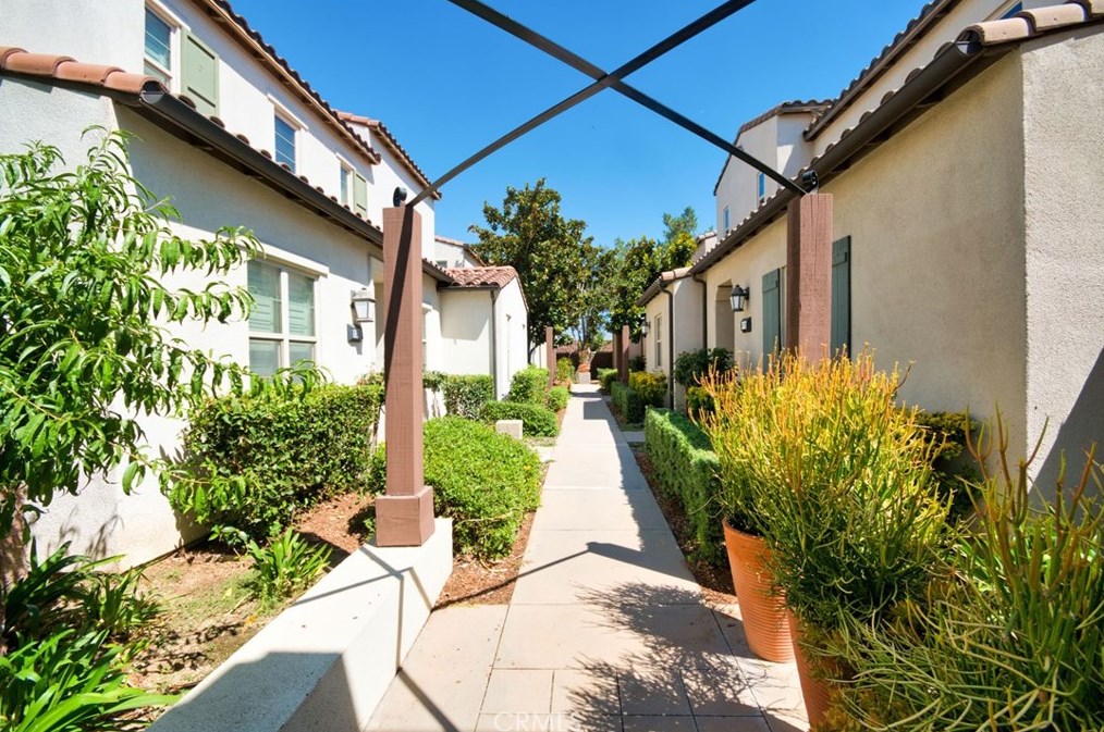 8326 Edgewood St, Chino CA  91708-9325 exterior