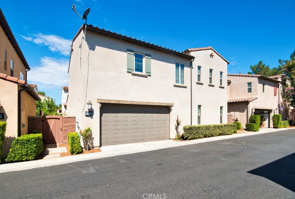 8326 Edgewood St, Chino CA  91708-9325 exterior