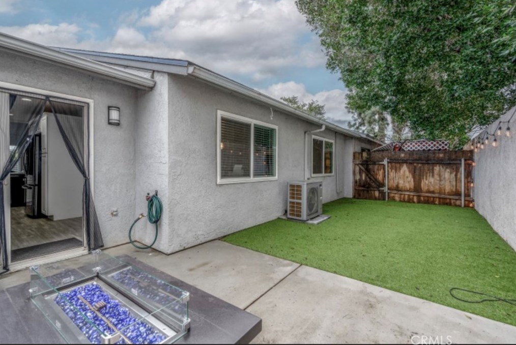 9072 Chaucer Cir, Riverside CA  92503-5739 exterior