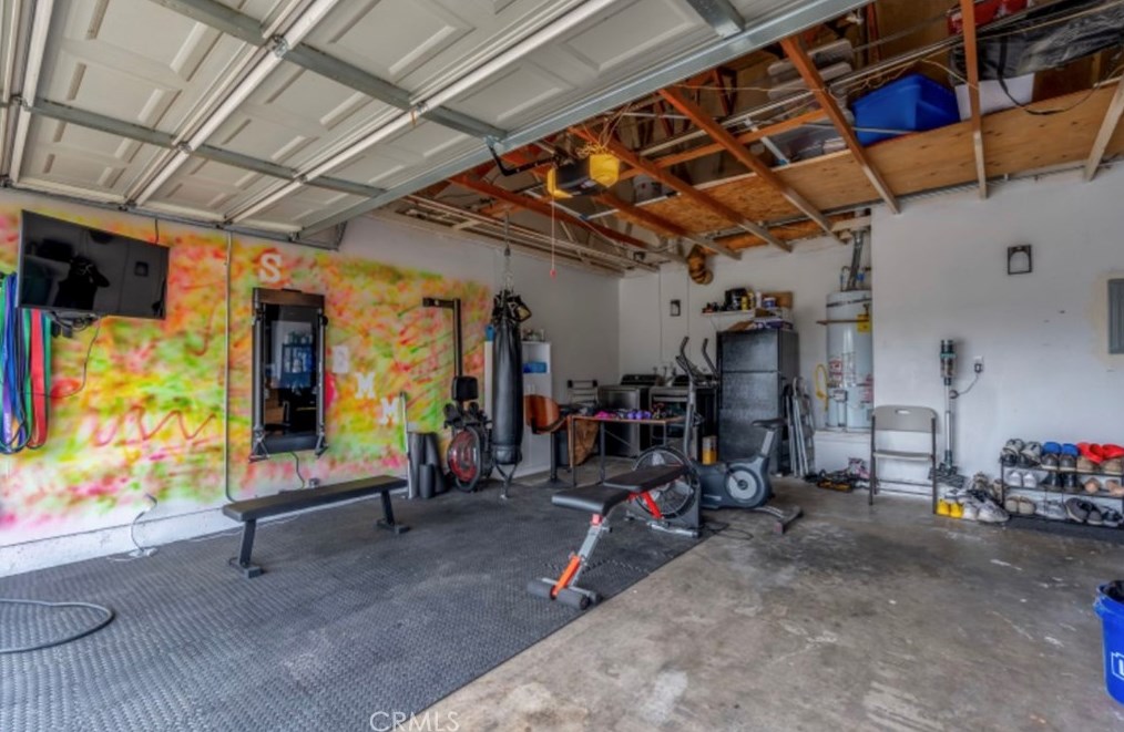 9072 Chaucer Cir, Riverside CA  92503-5739 exterior