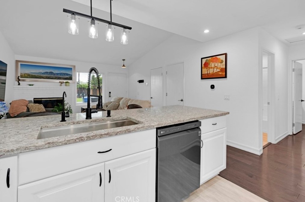 9072 Chaucer Cir, Riverside CA  92503-5739 exterior