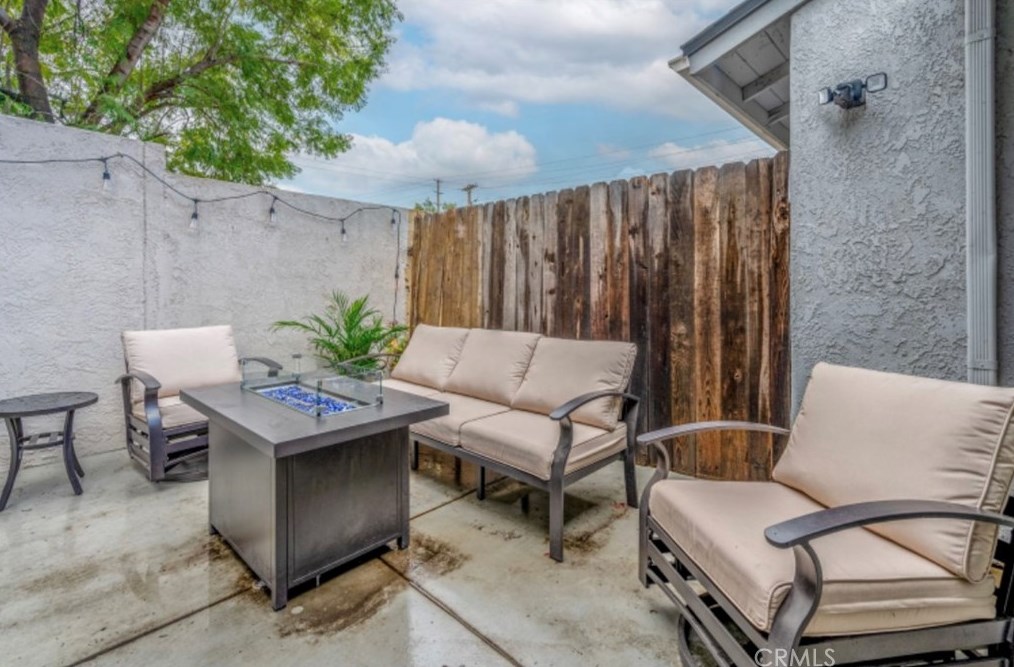 9072 Chaucer Cir, Riverside CA  92503-5739 exterior