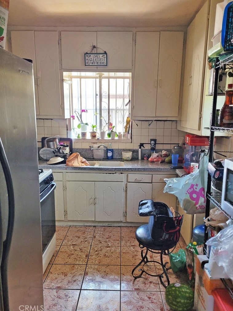 1363 56th St, Los Angeles CA  90011-4832 exterior