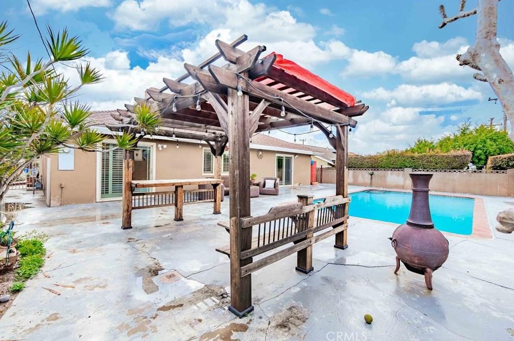 12853 Meadow Green Rd, La Mirada, CA 90638
