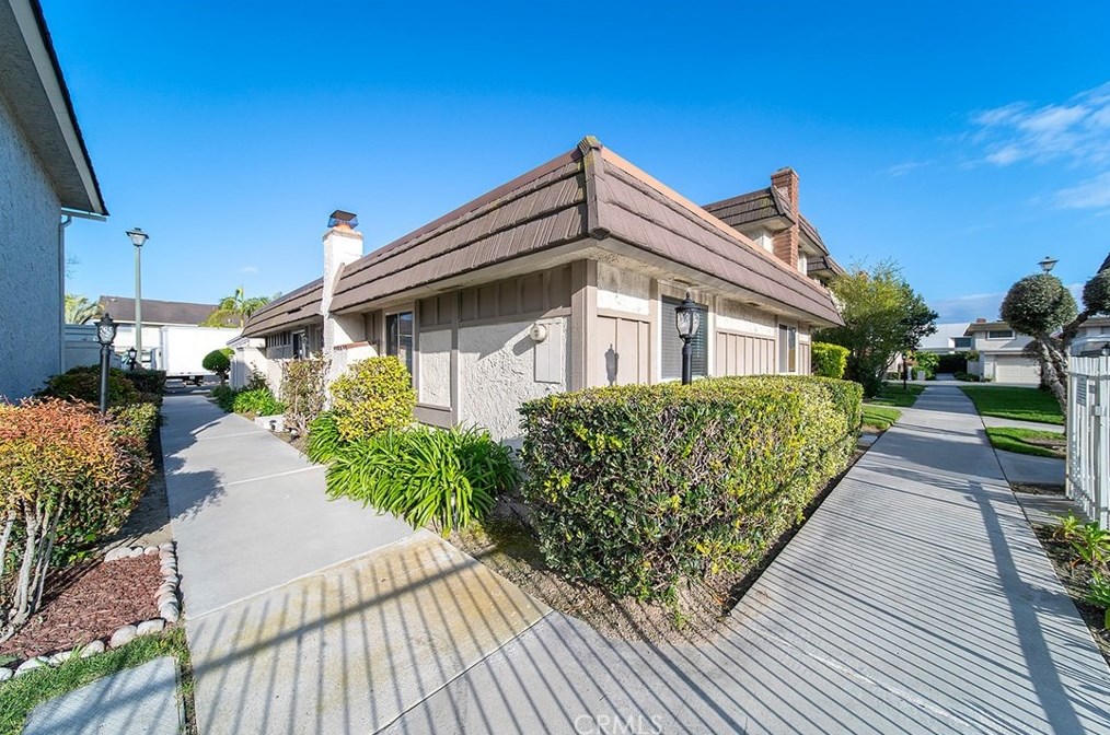 14431 Baker St, Westminster, CA 92683-4813