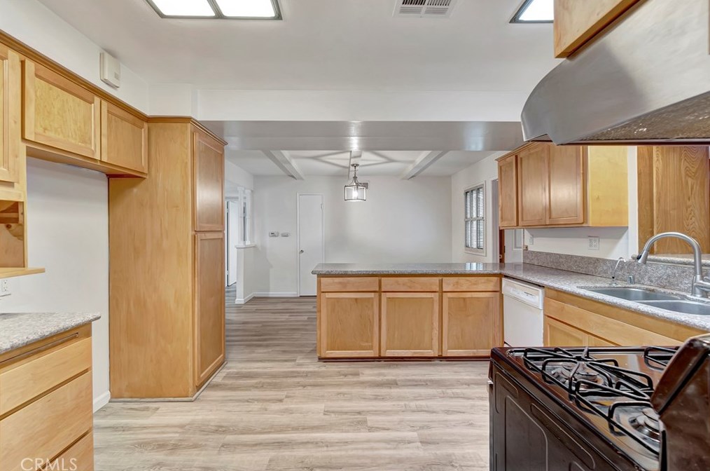 11782 Ardis Dr, Garden Grove CA  92841-2425 exterior
