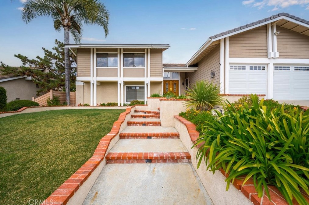 13242 La Quinta St, La Mirada CA  90638-3434 exterior