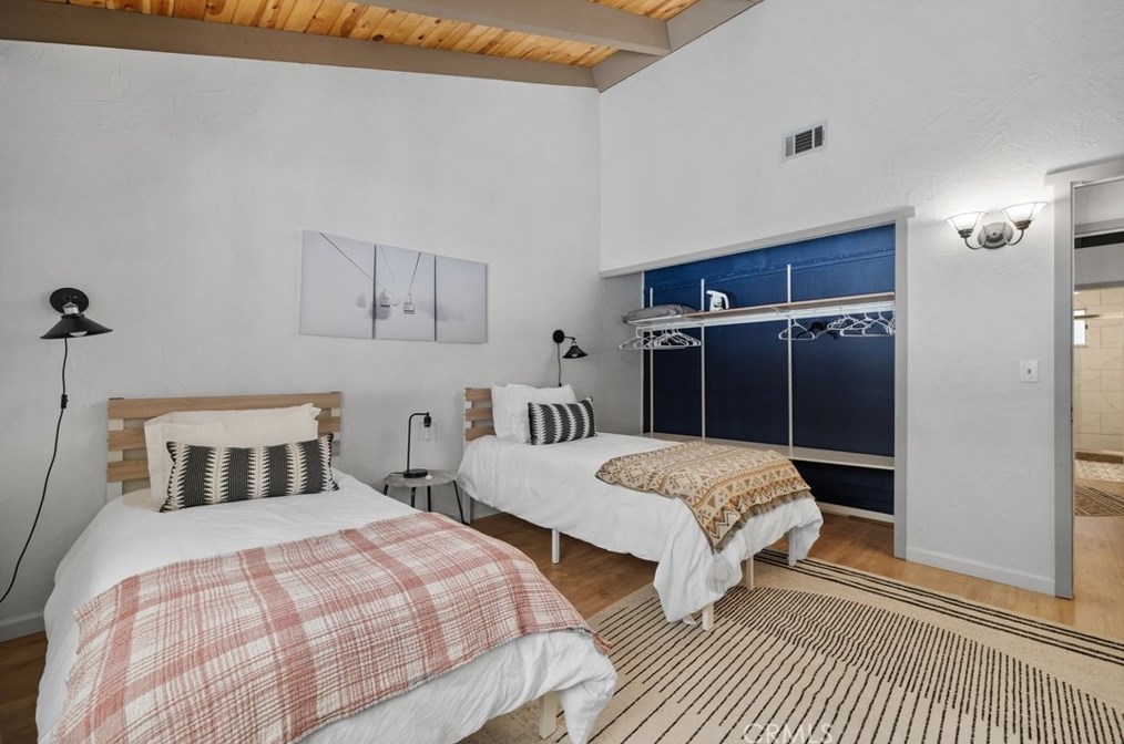 813 Sugarloaf Blvd, Big Bear City CA  92314-9352 exterior