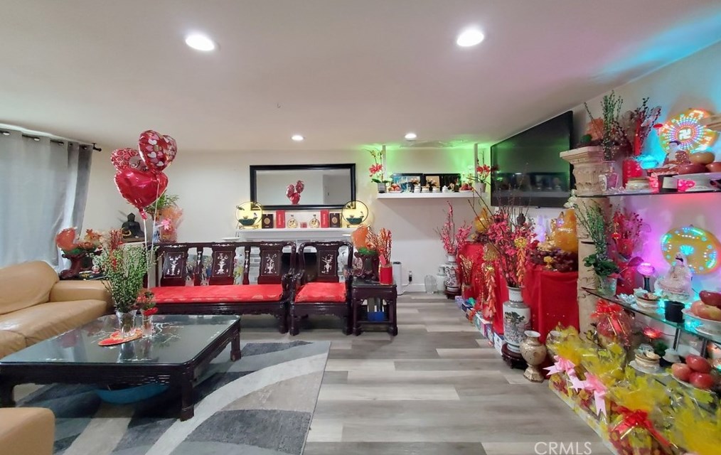 8432 Sandalwood Cir, Westminster, CA 92683-6331