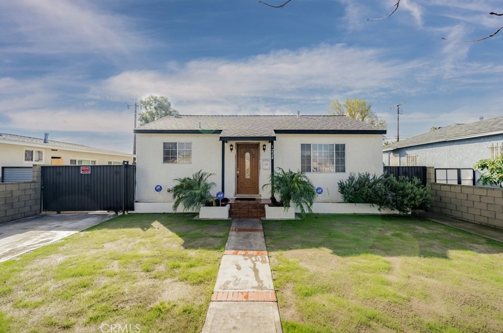 1228 34th St, Long Beach, CA 90810-2545