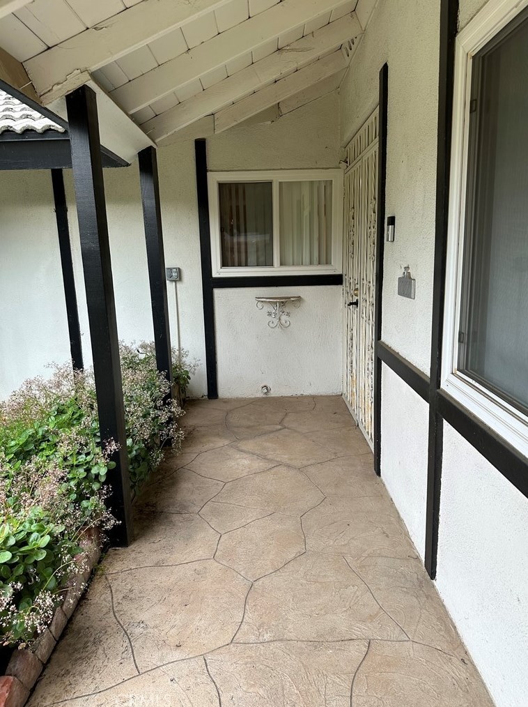 11500 Gramercy Pl, Riverside CA  92505-2525 exterior