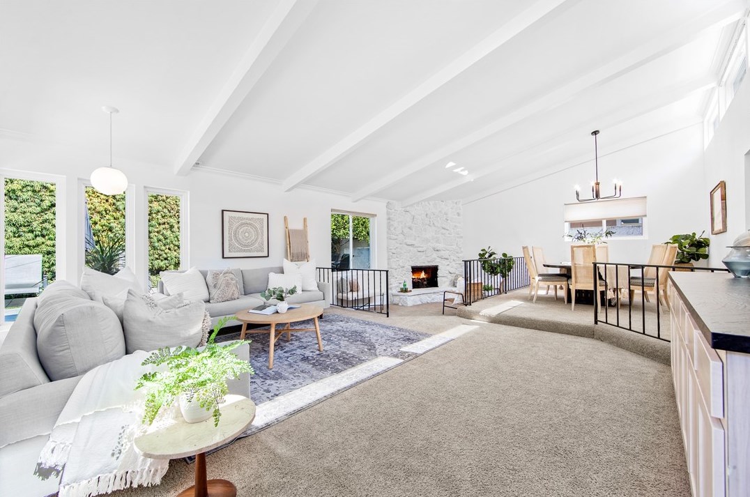 6917 Bacarro St, Long Beach, CA 90815-4806