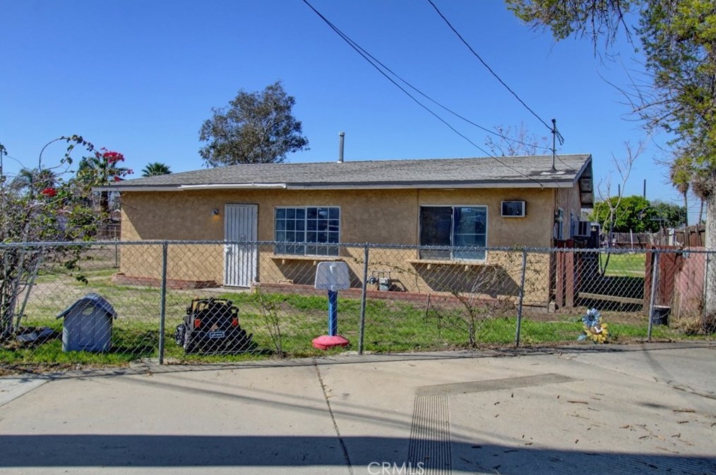 7380 Victoria Ave, Highland, CA 92346