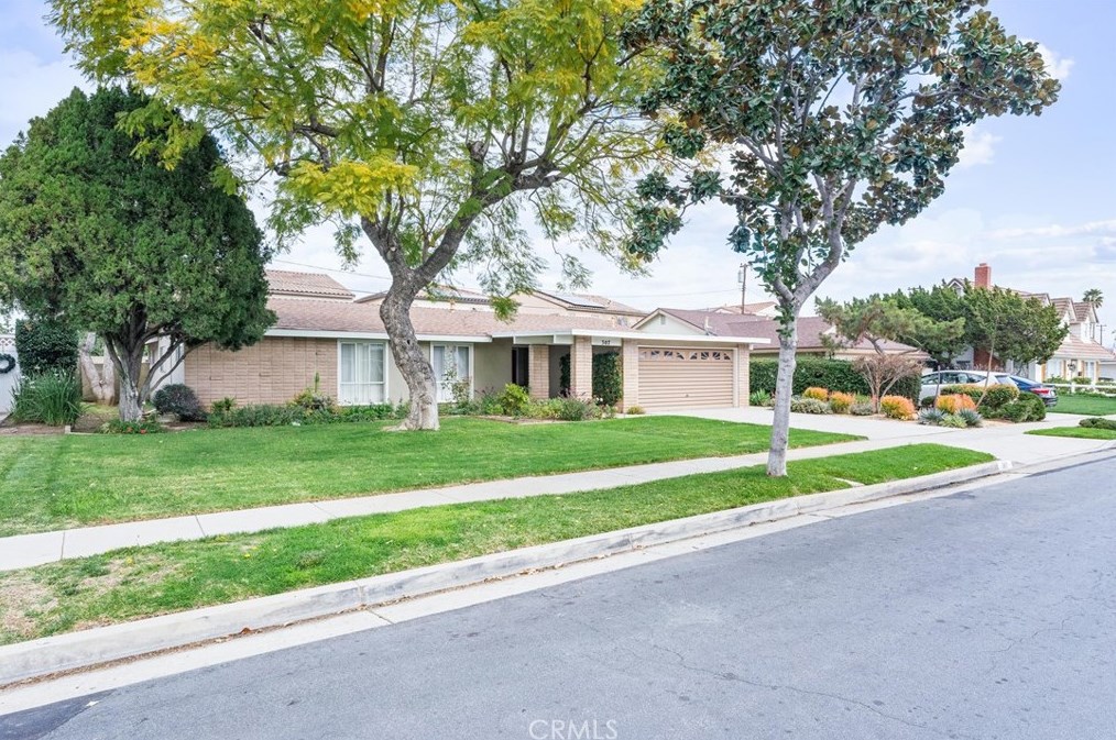 307 Fairway Ln, Placentia, CA 92870
