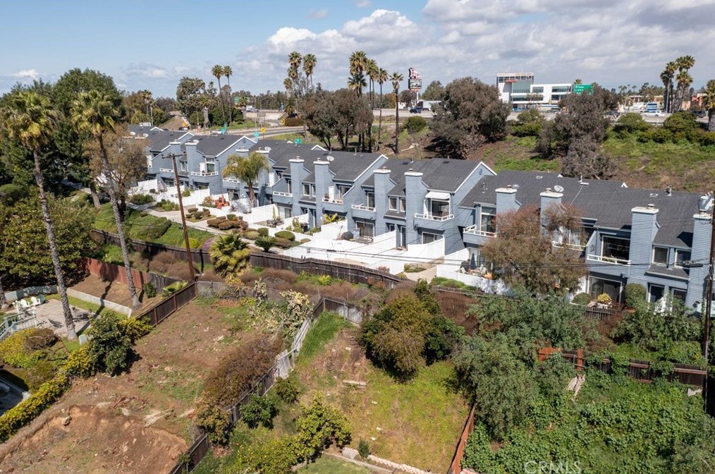 3305 Crest Dr, Long Beach, CA 90807-4460