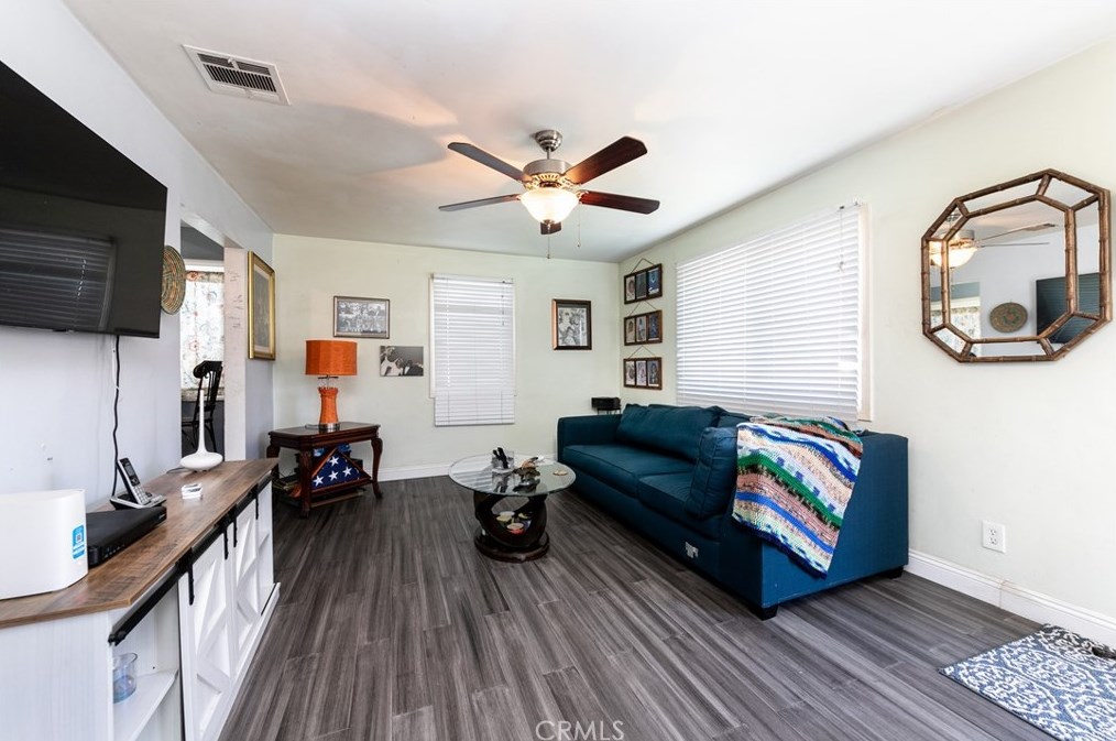1448 96th St, Los Angeles, CA 90002-2208